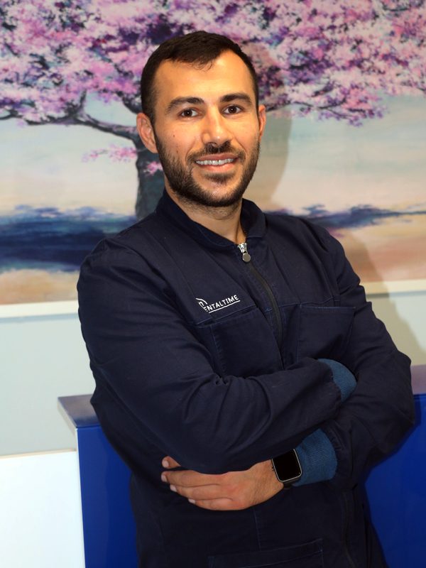 Dott. Ahmad IsmailOdontoiatra e protesista dentale
